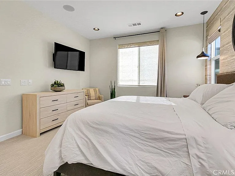 26149 Park Ave #52 — Photo 6