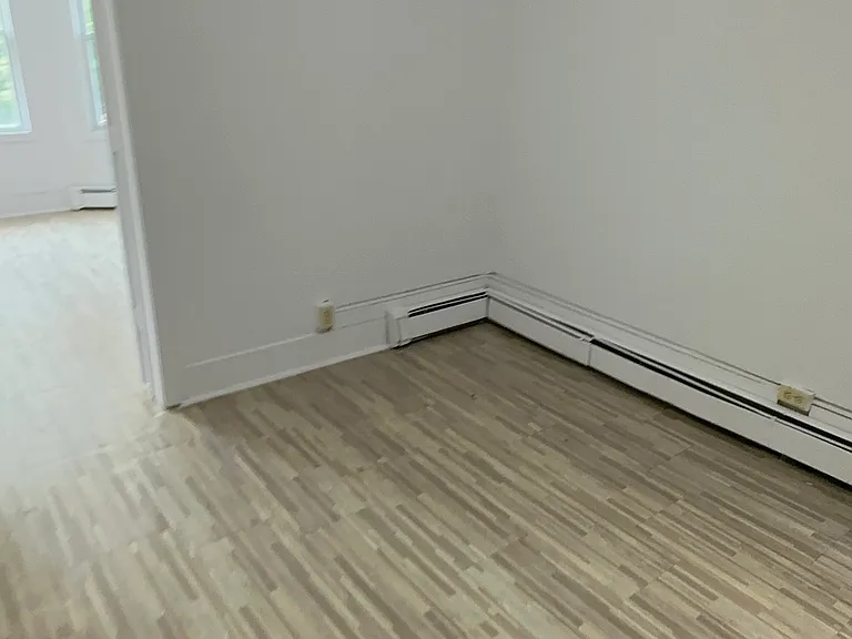 14 Lester St #2L — Photo 14