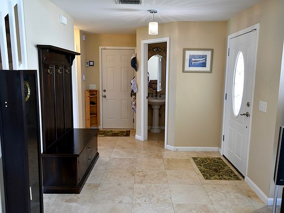 2nd image of 906 Yorktowne Dr