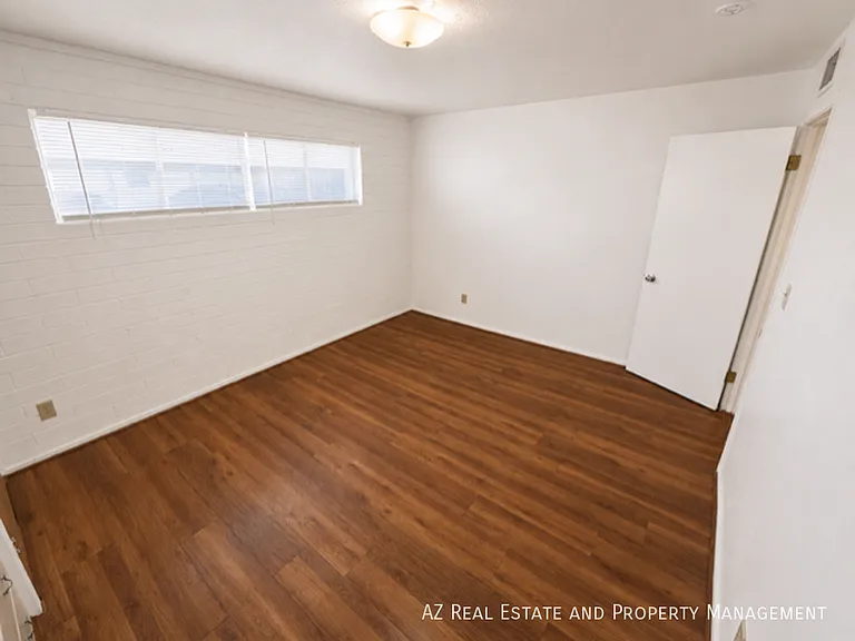 420 W Clark St #A — Photo 16