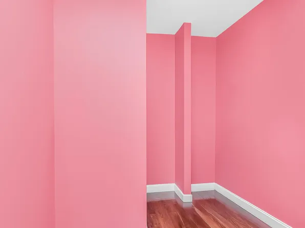 1035 Bryant Avenue image 20 of 37