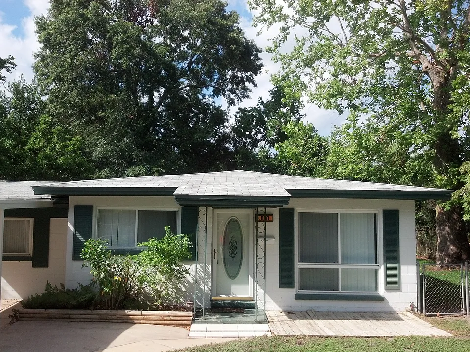 810 S Madison Dr