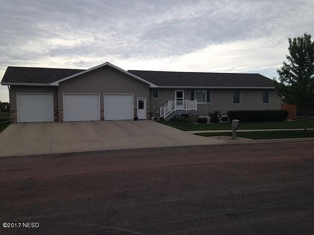 1st image of 1130 Redwood Dr NE