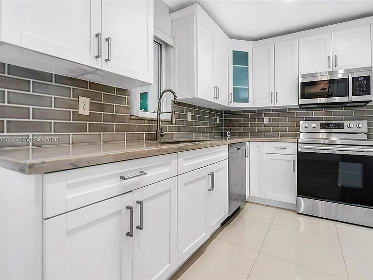 9841 Dominican Dr — Photo 14