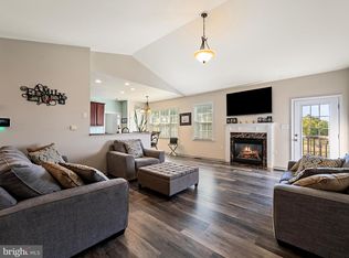 629 Hallmark Dr, Martinsburg, WV 25403