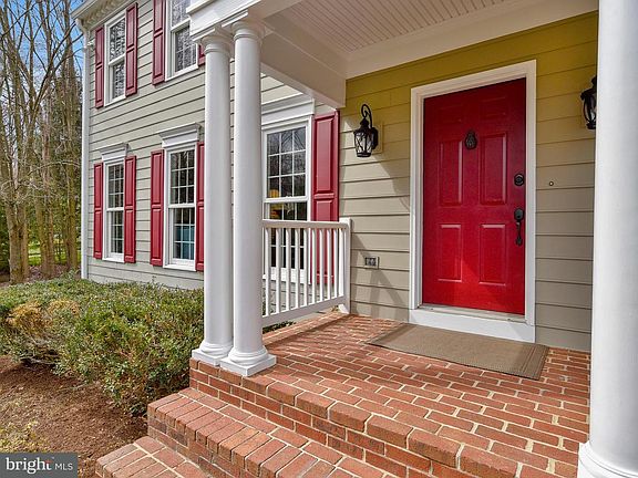 3rd image of 10918 Lake Windermere Dr