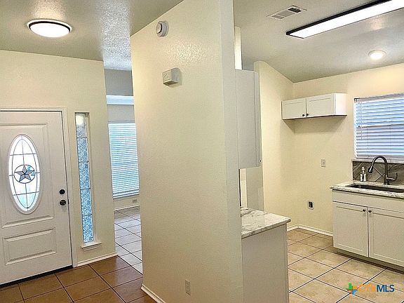 3rd image of 3010 Traverse Dr