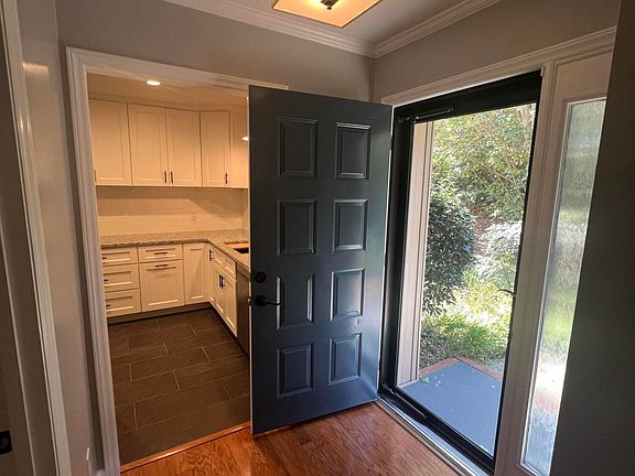 4th image of 109 Sunshine Lane #C