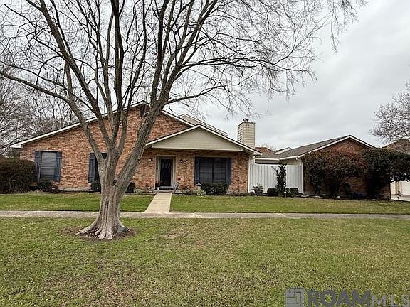 2nd image of 2401 Shadowbrook Dr