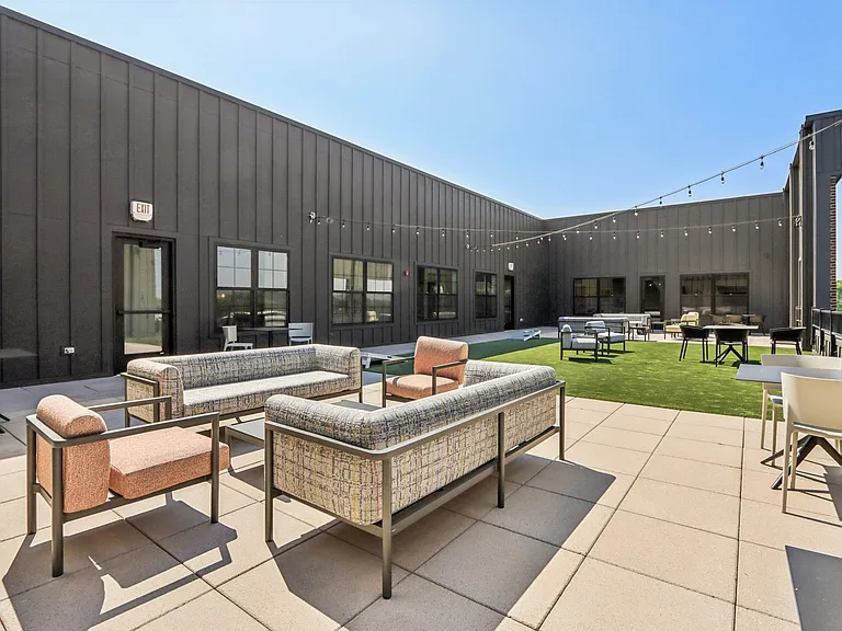 District South — Photo 21