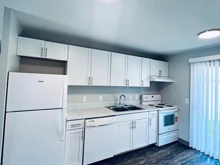 200 Waldron St — Photo 21