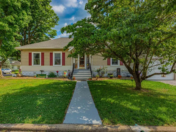 6 W South St, Poseyville, IN 47633