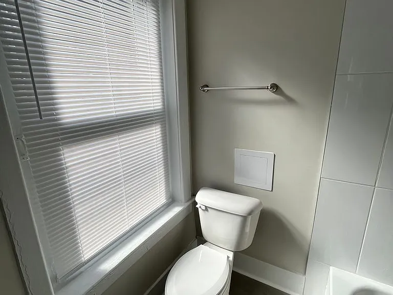 410 — Photo 14