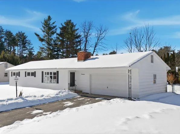 17 Centennial Drive, Queensbury, NY 12804