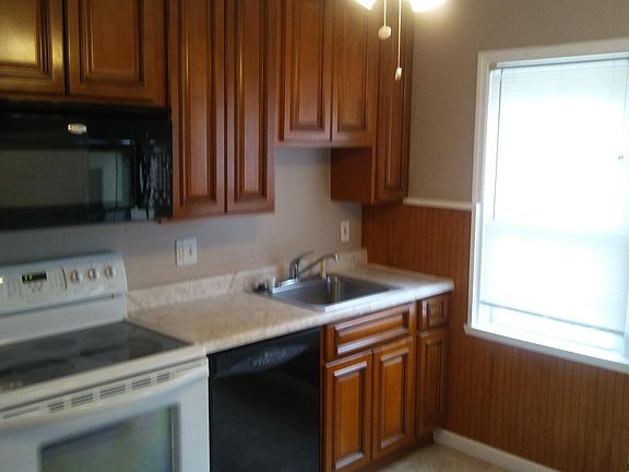3rd image of 990 N New Florissant Rd