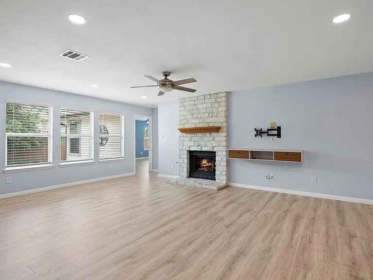 1408 Deer Ledge Trl — Photo 8