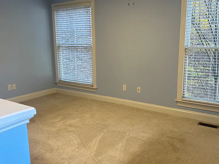 622 N Elm St #H — Photo 17