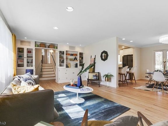 3rd image of 53 Woodland Ave