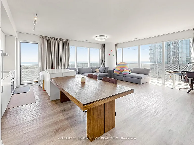 55 Cooper St #6211 — Photo 11