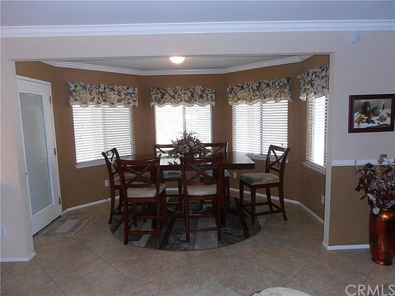 4th image of 629 E Bermuda Dunes St