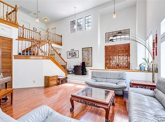 3rd image of 1026 Hooper Dr