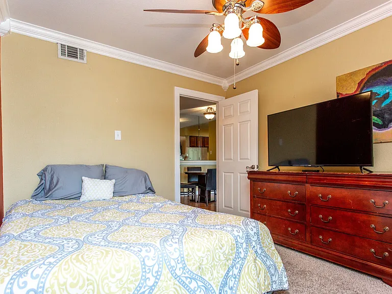Riverwalk Apartment Homes — Photo 41