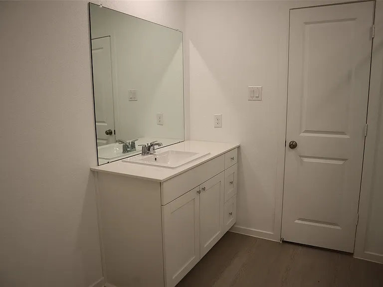216 Lantana Ln — Photo 11