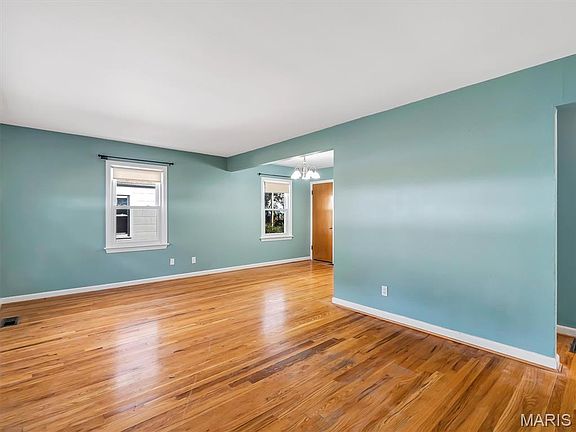 5th image of 10222 Saint Dennis Ln
