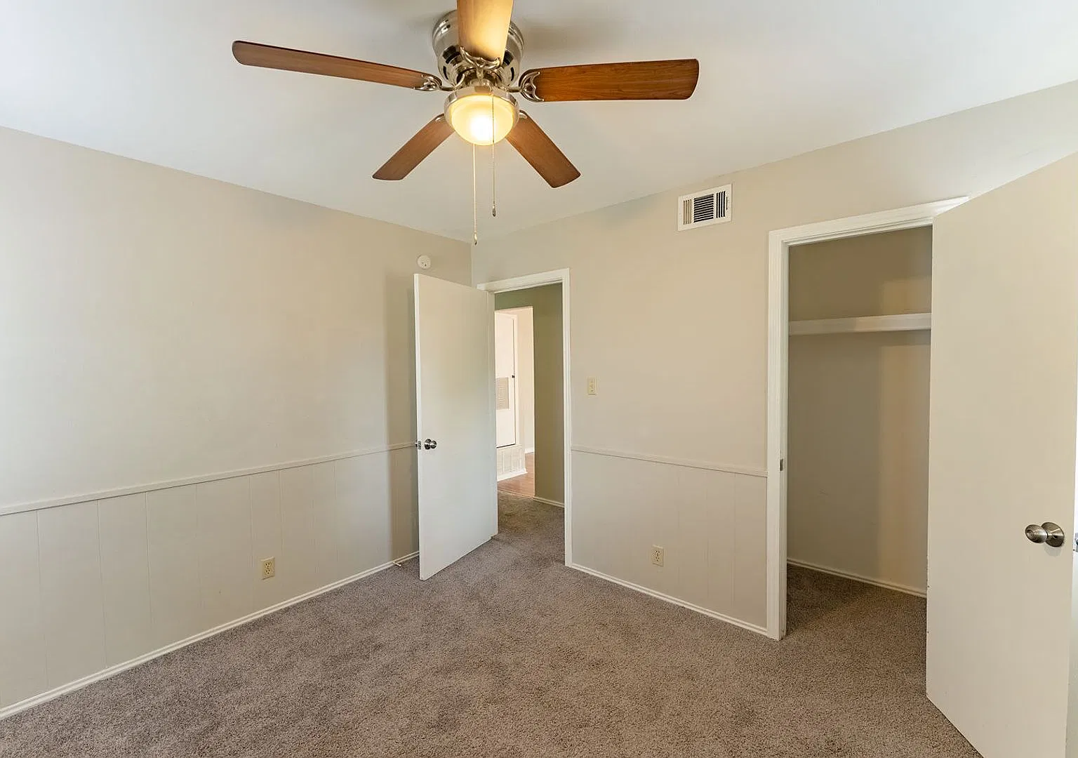 Centrally located 3bed/2 bath home in Huntland Heights! — Photo 4