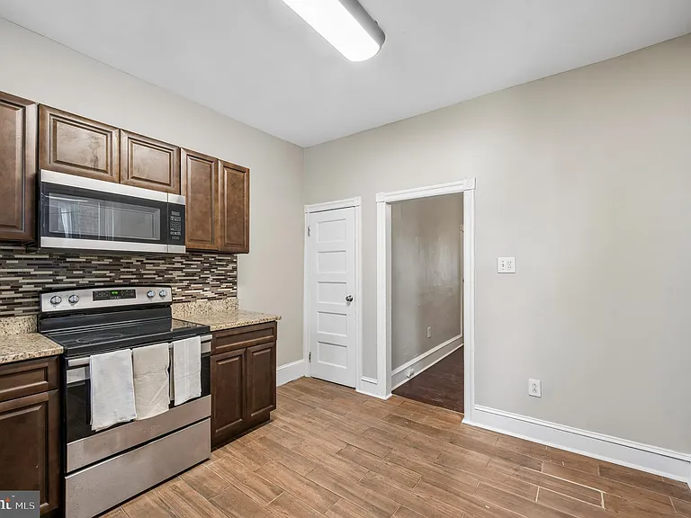 5428 Whitby Ave — Photo 10