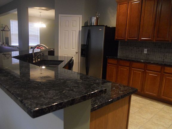 Kitchen - upgraded cabinets, granite countertops, s/s appliances!