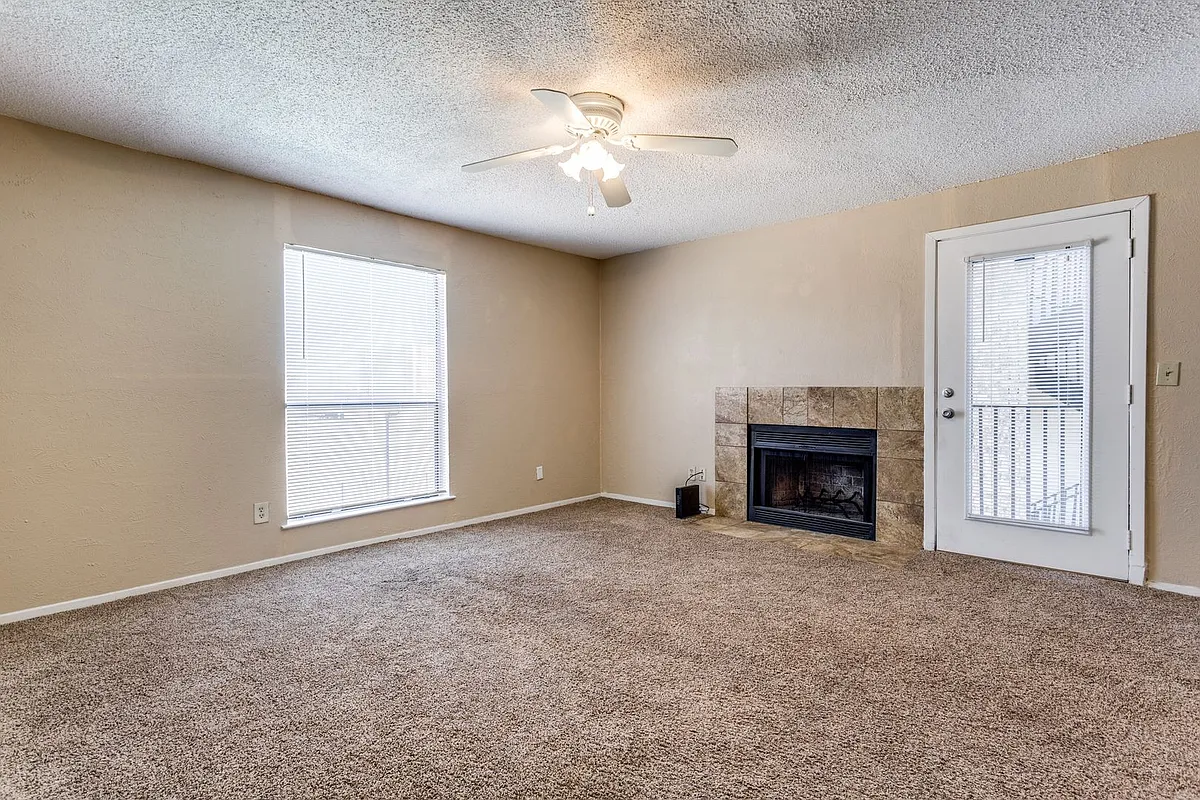 Building Photo - 3022 Forest Ln #218