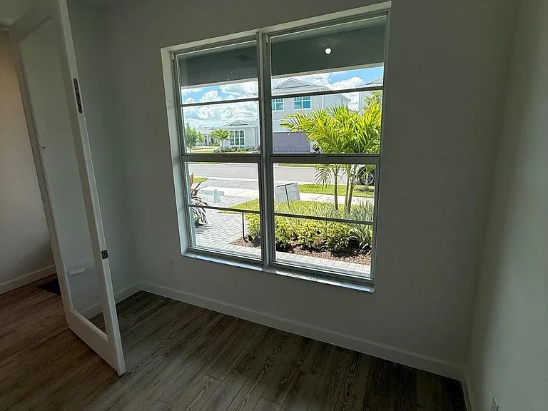 9555 SW Indra Way — Photo 6