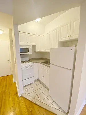 Rented by City Connections Realty | media 9