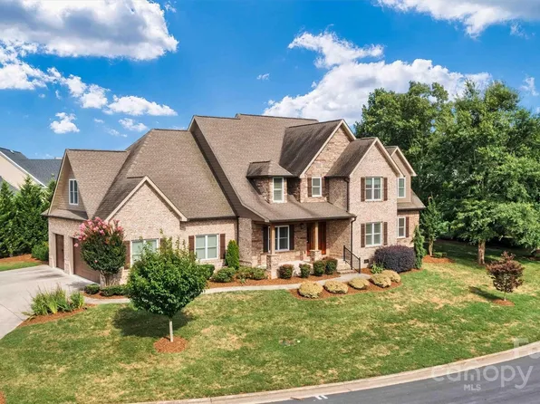 3831 8th Street Pl NW, Hickory, NC 28601