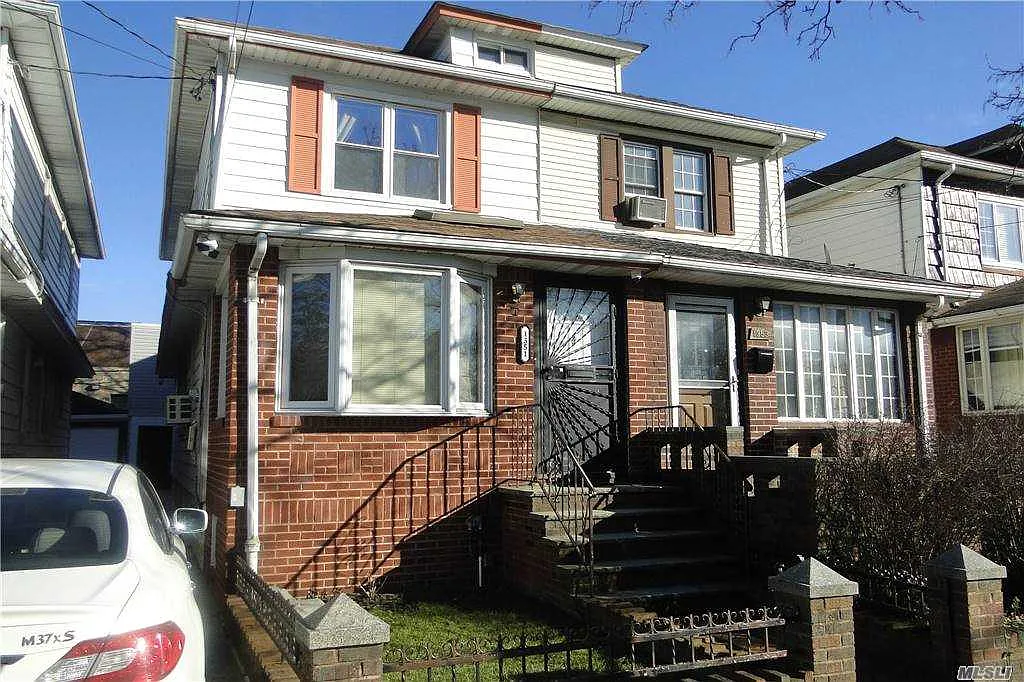1351 E 59th St photo 1