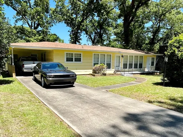 226 Shannon Dr, McComb, MS 39648