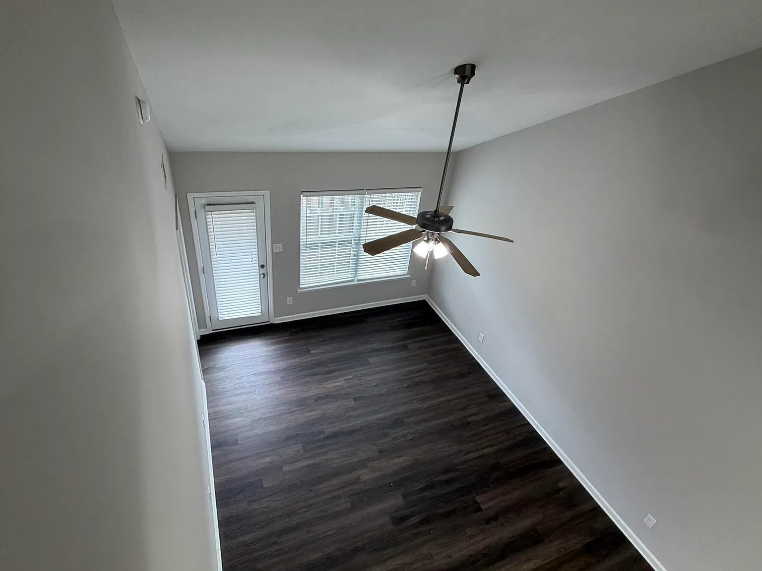 3 bed, 3.0 bath, 1338 sqft, $1,695 — Photo 4