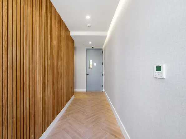 258 Rockaway Avenue image 8 of 10