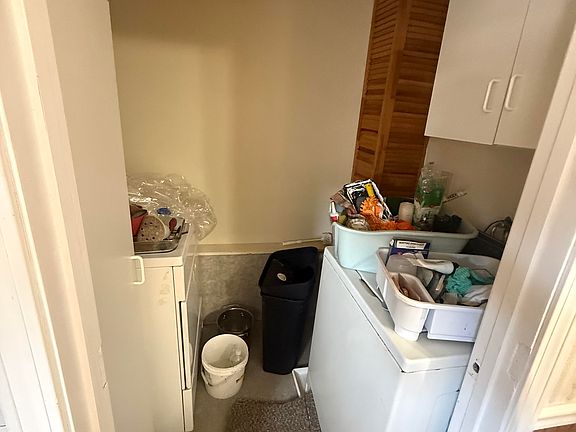 2nd image of 44 Carey Ln #2