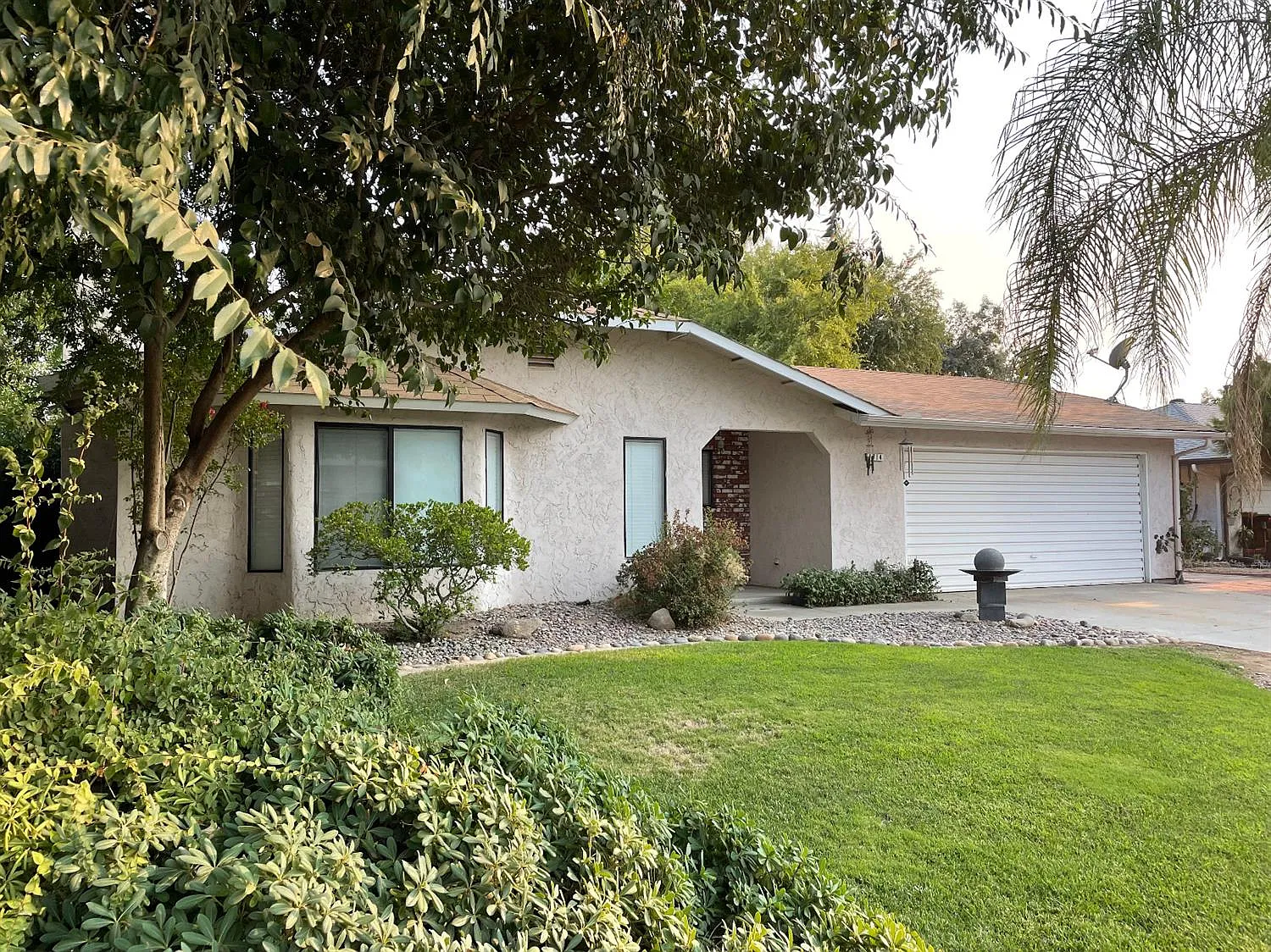 1714 Donner Ave photo 1