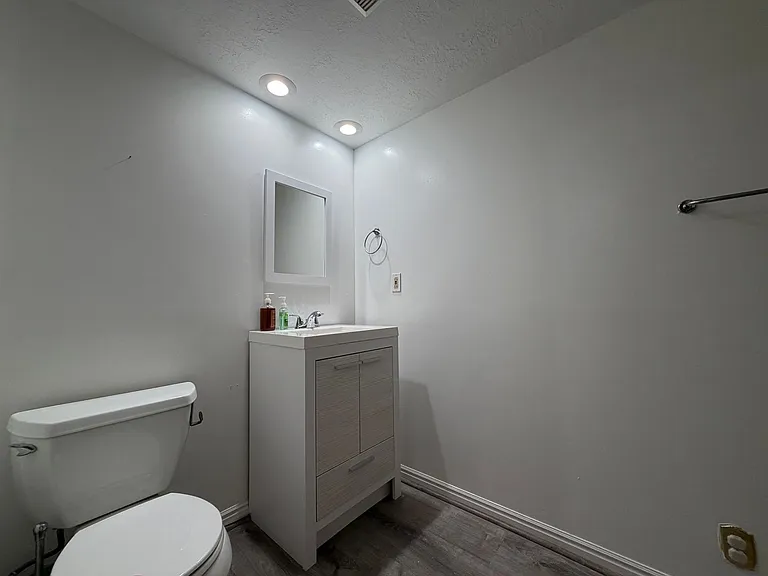 2080 E Debeers Dr — Photo 8