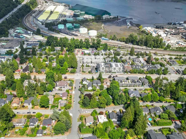 126 Elgin St, Pt Moody, BC V3H 2M8