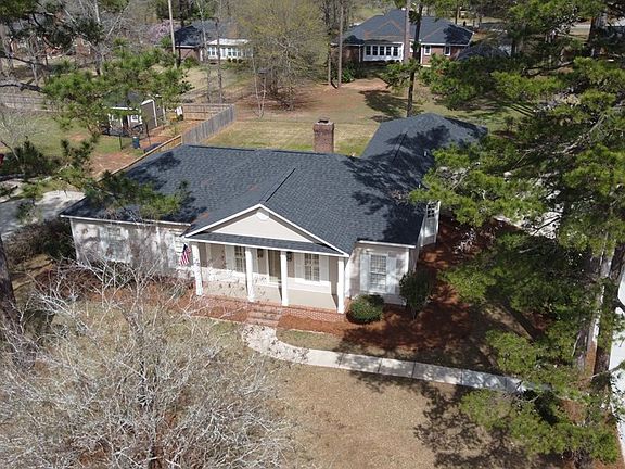 2nd image of 3803 Gateway Ave