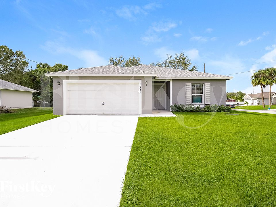 1st image of 2450 SW Madiera St