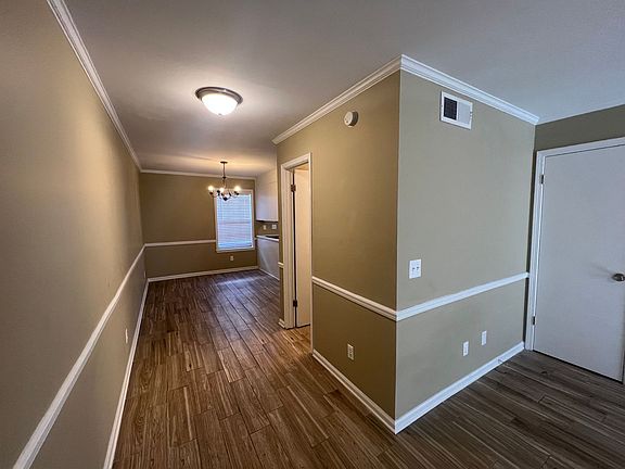 5th image of 1605 Hackberry Ln APT 3