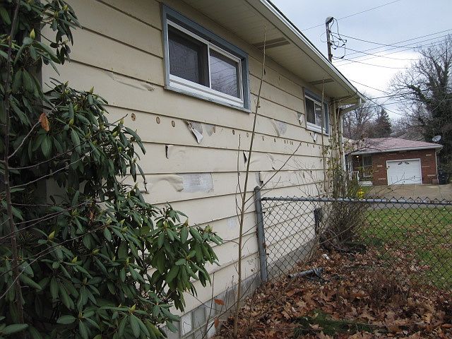 2nd image of 90 E Linwood Ave