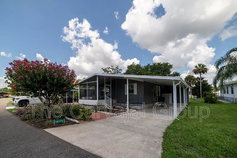 2 bed, 2.0 bath, 936 sqft, $1,695 — Photo 1