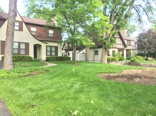 867 Valley Rd, Glencoe, IL 60022