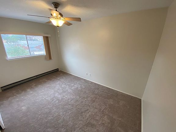 4th image of 6916 Bellrose Ave NE